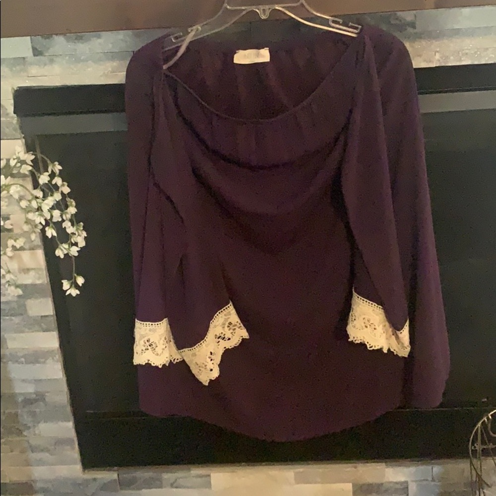Off the shoulder dress with connected sleeves